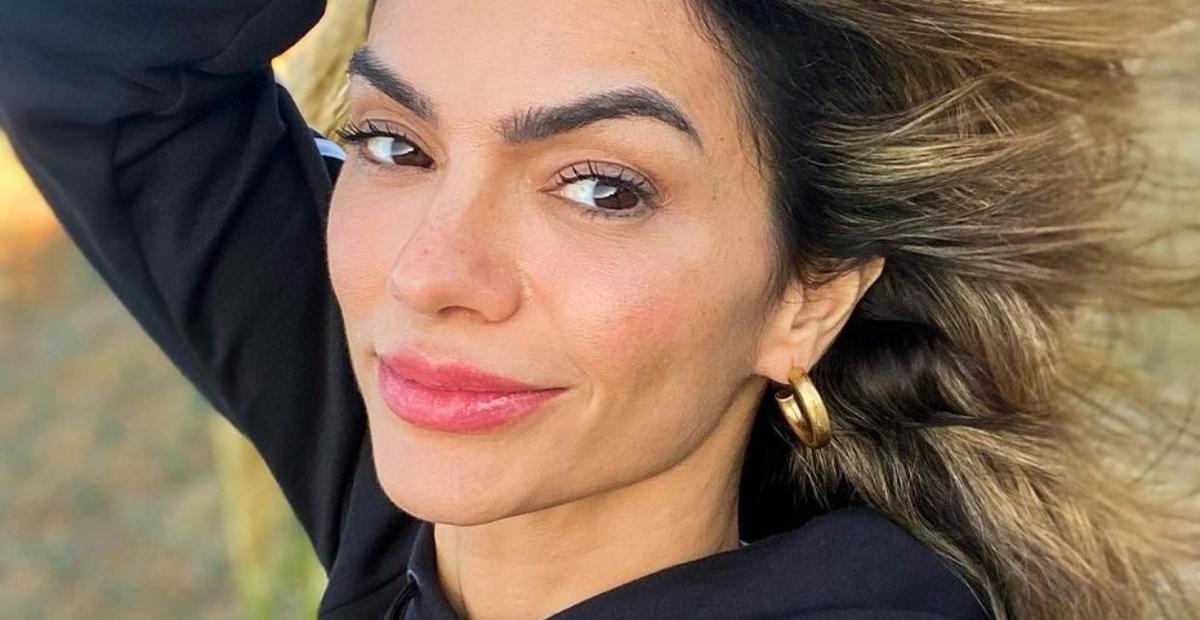 Exibindo toda a boa forma, Kelly Key dá dicas de treino caseiro e inspira seguidores
