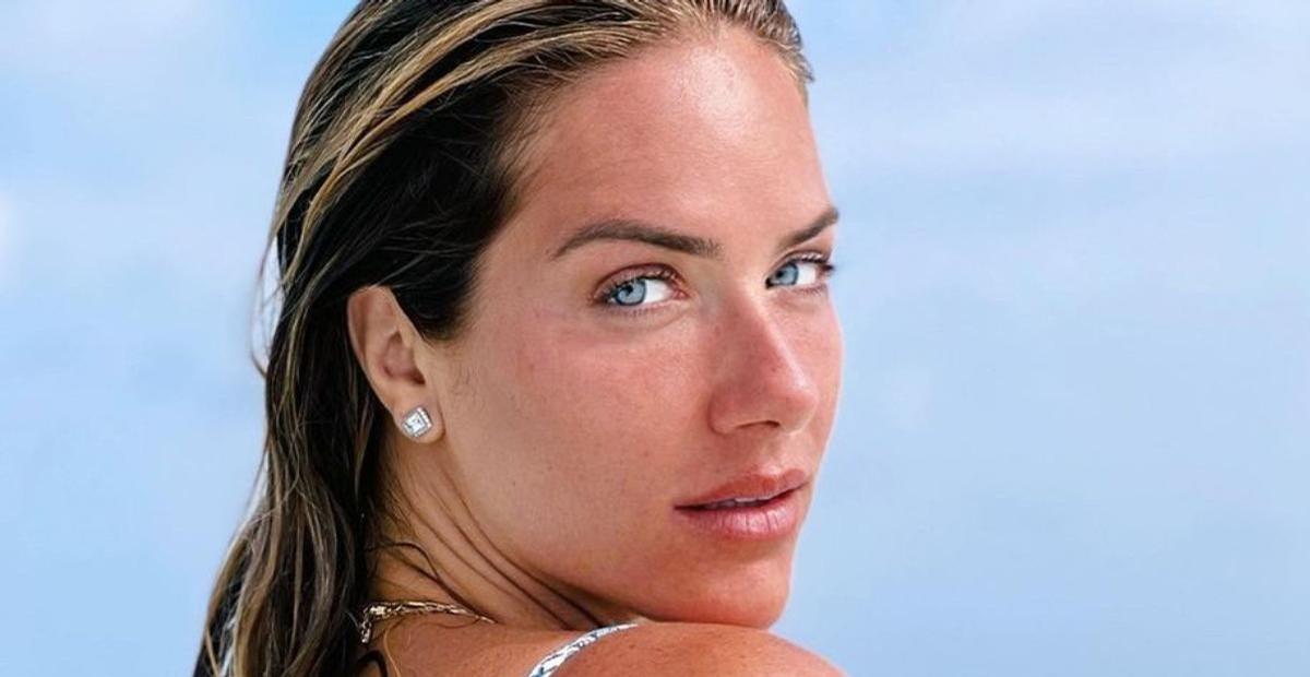 De biquíni, Giovanna Ewbank encanta ao exibir corpão e abdômen sarado em clique paradisíaco