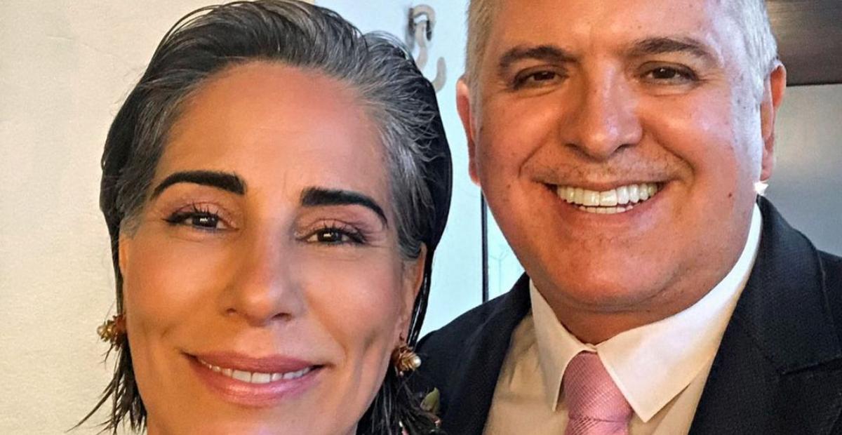 Gloria Pires aproveita banho de cachoeira na companhia do marido, Orlando Morais