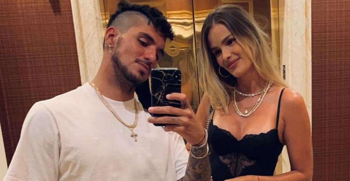 Yasmin Brunet se declara no aniversário de 28 anos do marido, Gabriel Medina