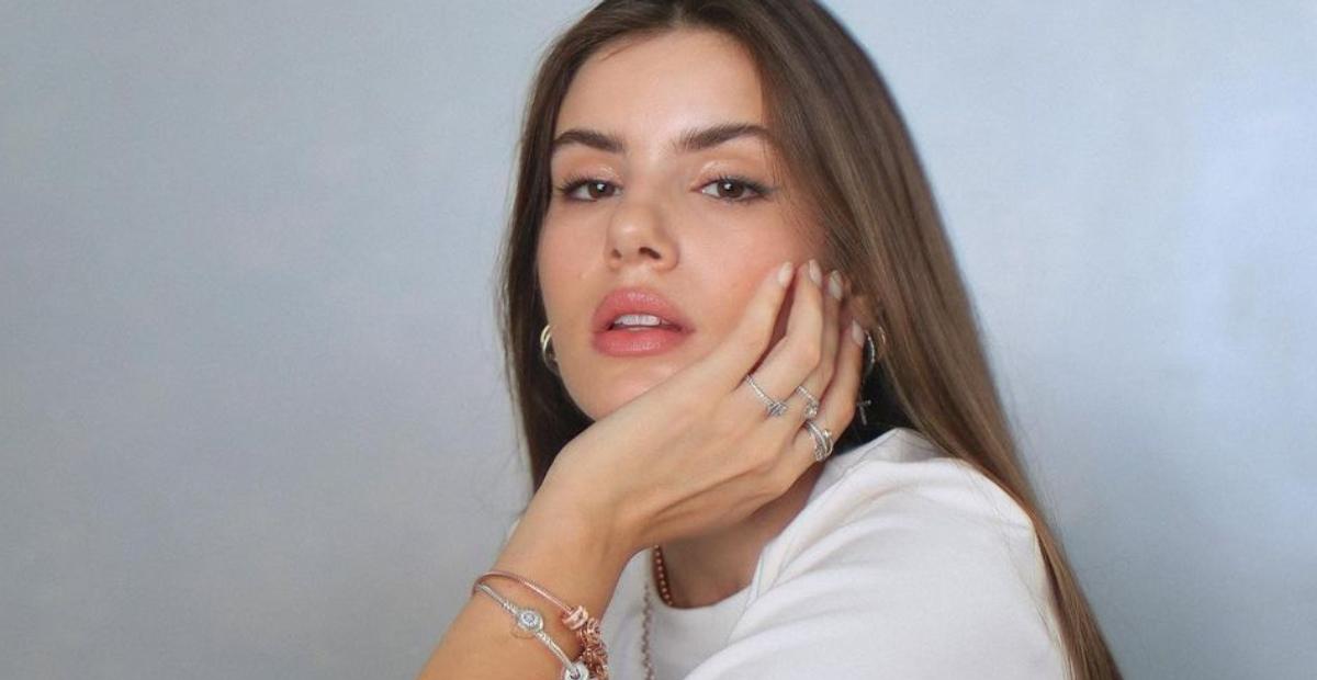 Camila Queiroz mostra a boa forma em treino de luta e impressiona web: ”Para dar na cara do Percy”