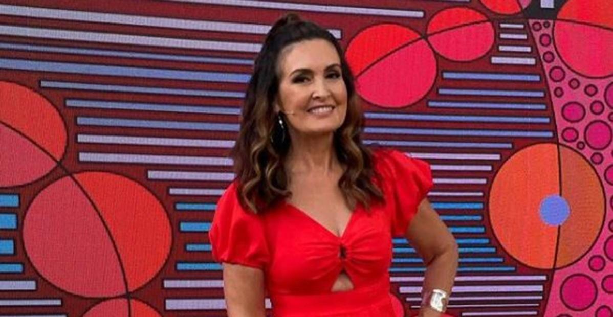 Fátima Bernardes coleciona elogios após exibir look para seu programa: ”Amei o look e o cabelo”