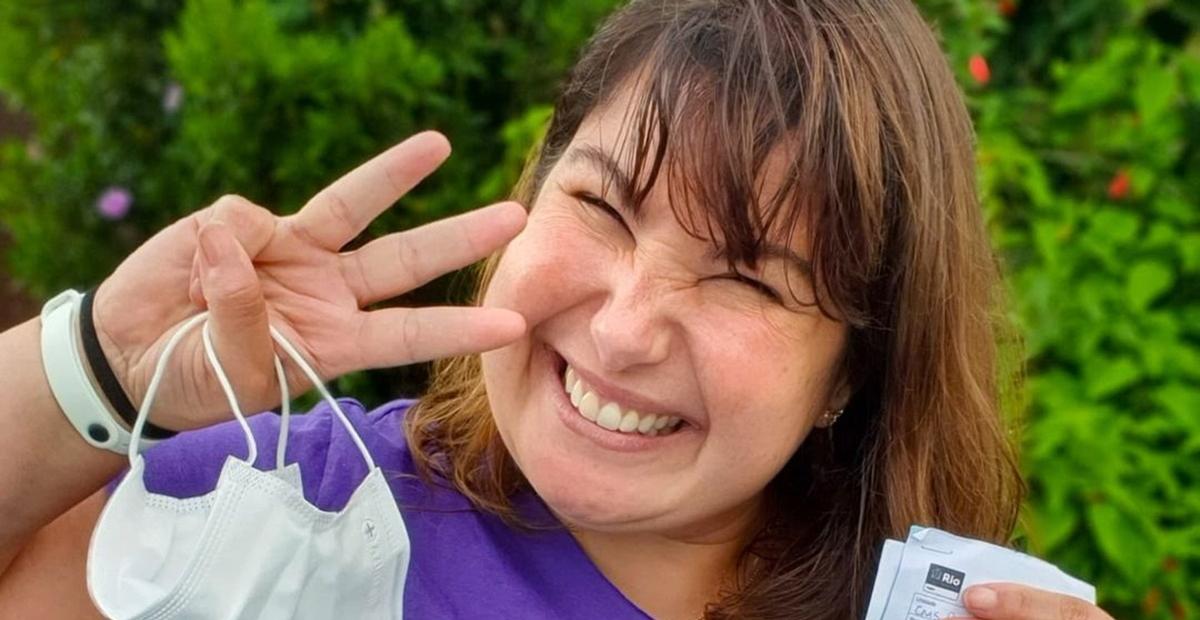 Mariana Xavier recebe terceira dose da vacina da covid-19: ”Papai Noel passou mais cedo”
