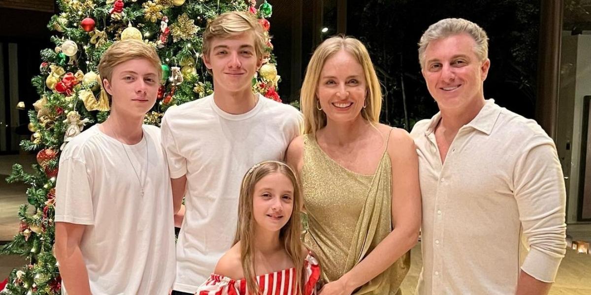 Angélica e Luciano Huck combinam roupas de Natal com os filhos e celebram o amor: ”Um novo ciclo!”