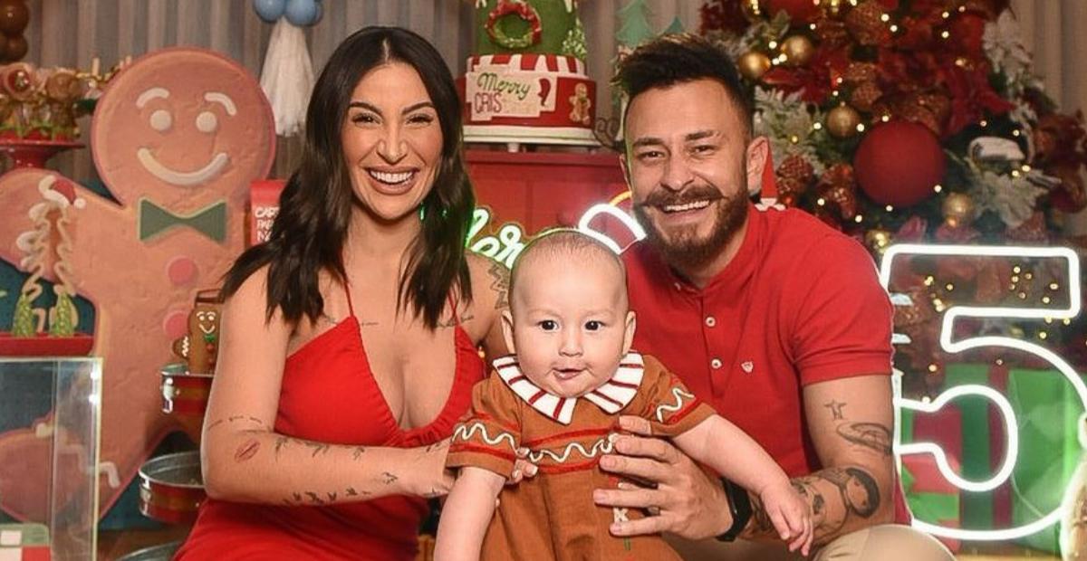 Bianca Andrade e Fred celebram o primeiro Natal com Cris: ”Familinha feliz!”