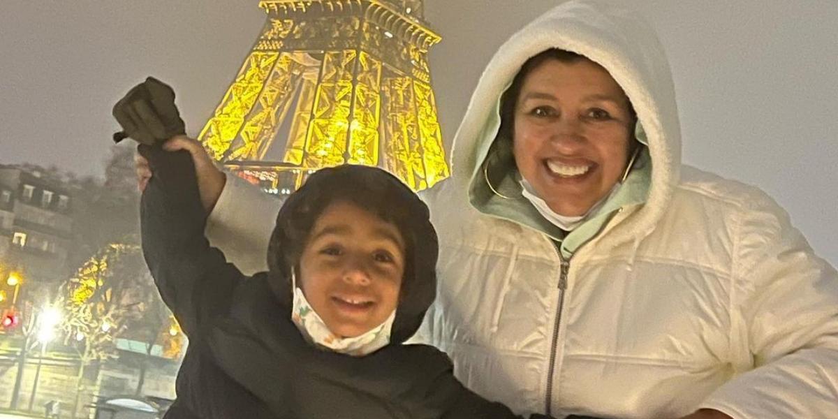 Regina Casé se emociona ao conhecer Torre Eiffel com o neto, Brás: ”Meu coração”