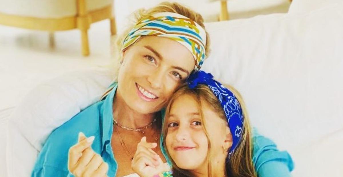 De maiô, Angélica esbanja beleza natural em série de cliques feitos pela filha, Eva: ”Maravilhosa!”