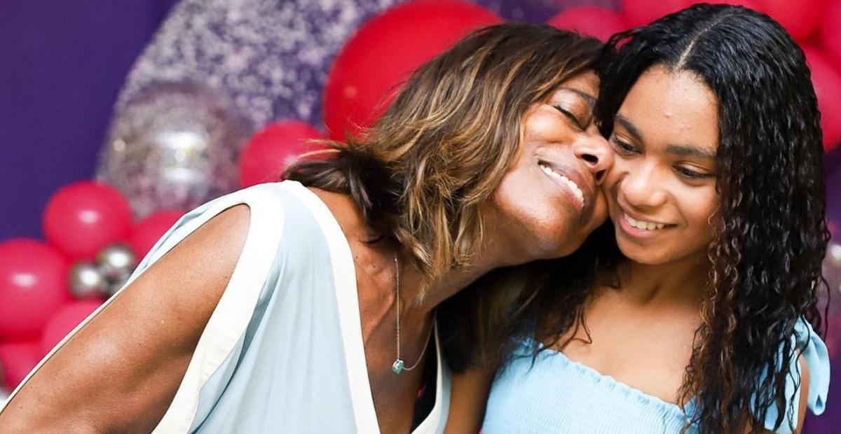 Glória Maria celebra o aniversário da filha caçula, Laura: ”Te amo tanto”