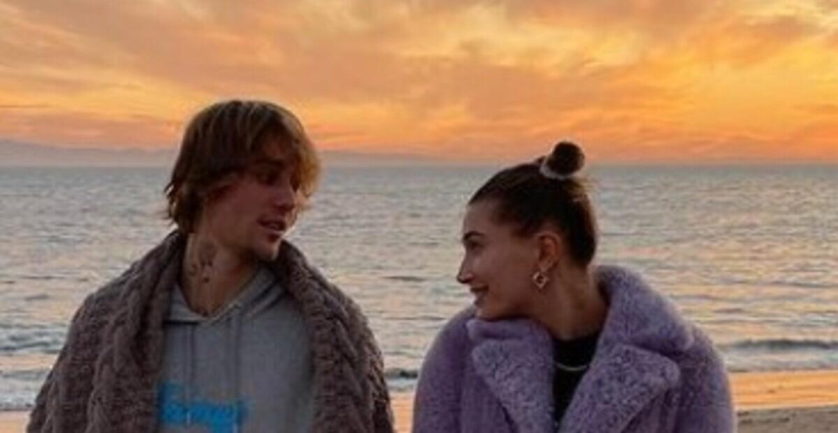 Justin Bieber posta foto com irmãs e esposa: “Minhas garotas favoritas”
