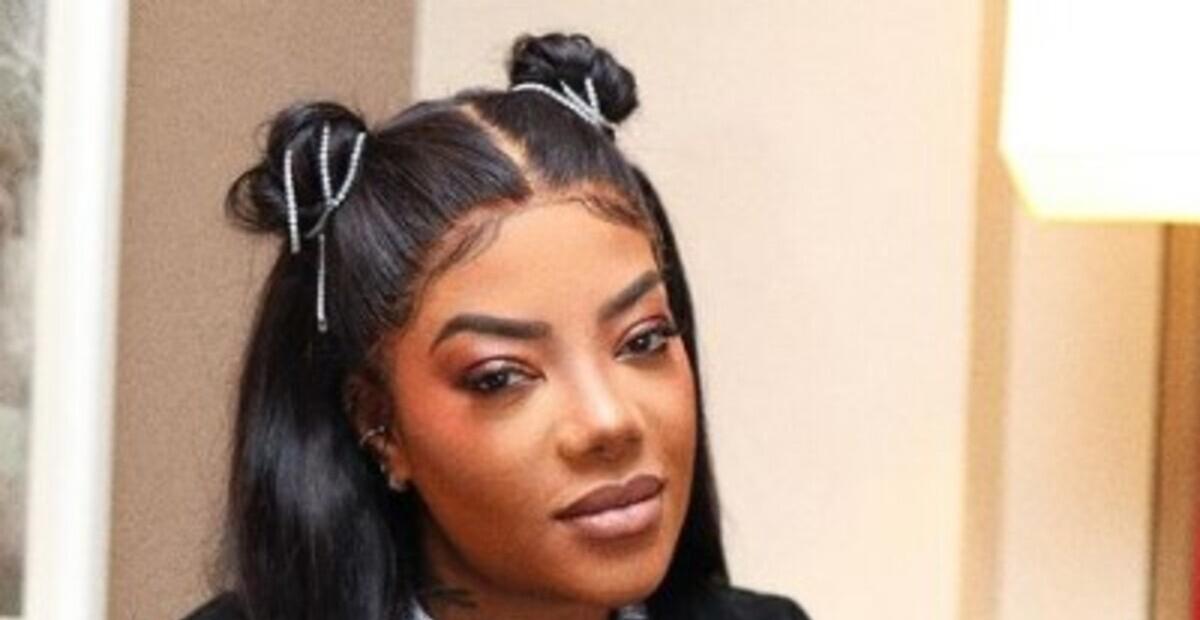 Ludmilla e Neymar posam para cliques juntos e trocam carinhos nas legendas: “Pega essa duplinha!”