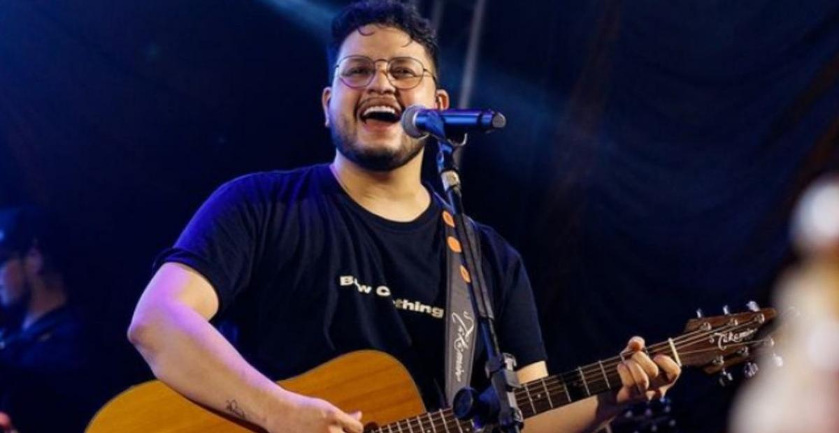 Morre o cantor Maurílio, da dupla com Luiza, aos 28 anos
