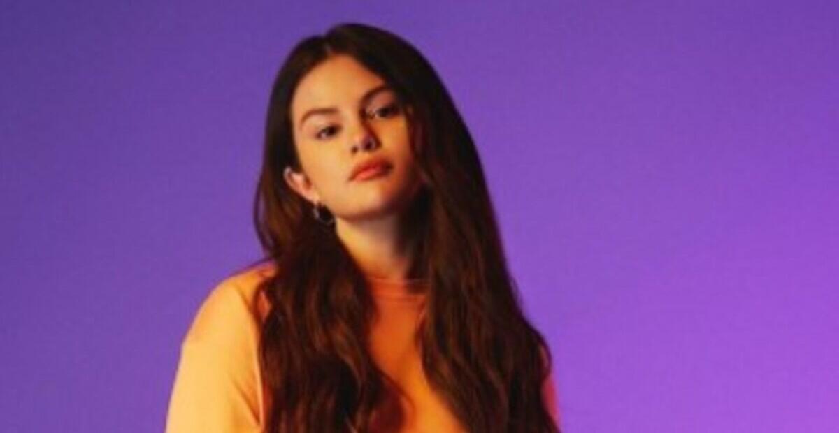 Selena Gomez posta foto com seu cachorrinho Winnie