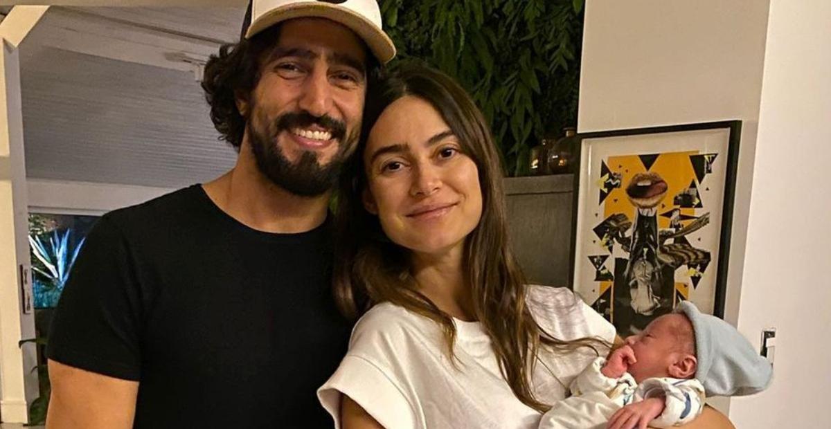 Thaila Ayala encanta ao mostrar o filho Francisco dormindo e compara: ”É a cara do pai”