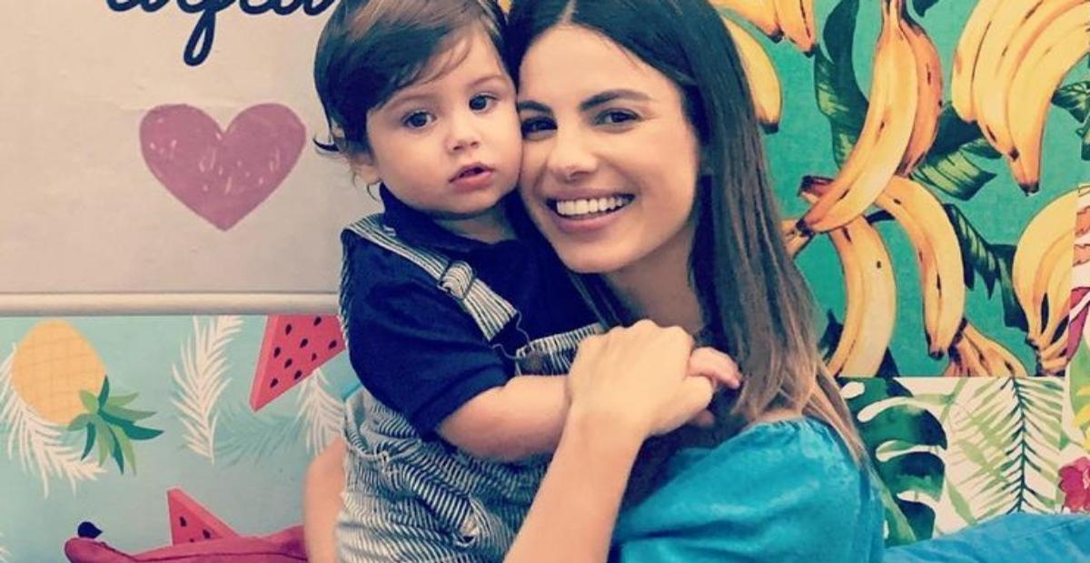 Com imagens do filho, Sthefany Brito faz retrospectiva do ano: ”Foi desafiador e mágico”