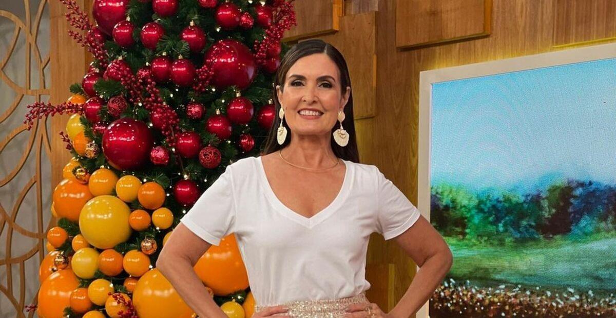No último Encontro do ano, Fátima Bernardes rouba a cena com look brilhante