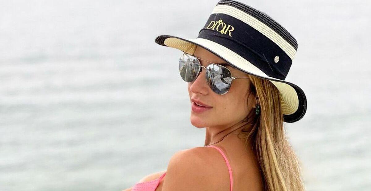 De biquíni fio dental, Gabi Martins posa de costas e impressiona: ”Maravilhosa”
