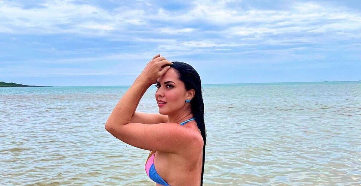 De biquíni, Graciele Lacerda esbanja curvas deslumbrantes no mar: ”Linda e maravilhosa!”