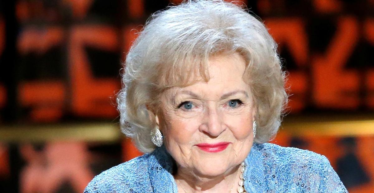 Morre Betty White, atriz e comediante americana, aos 99 anos