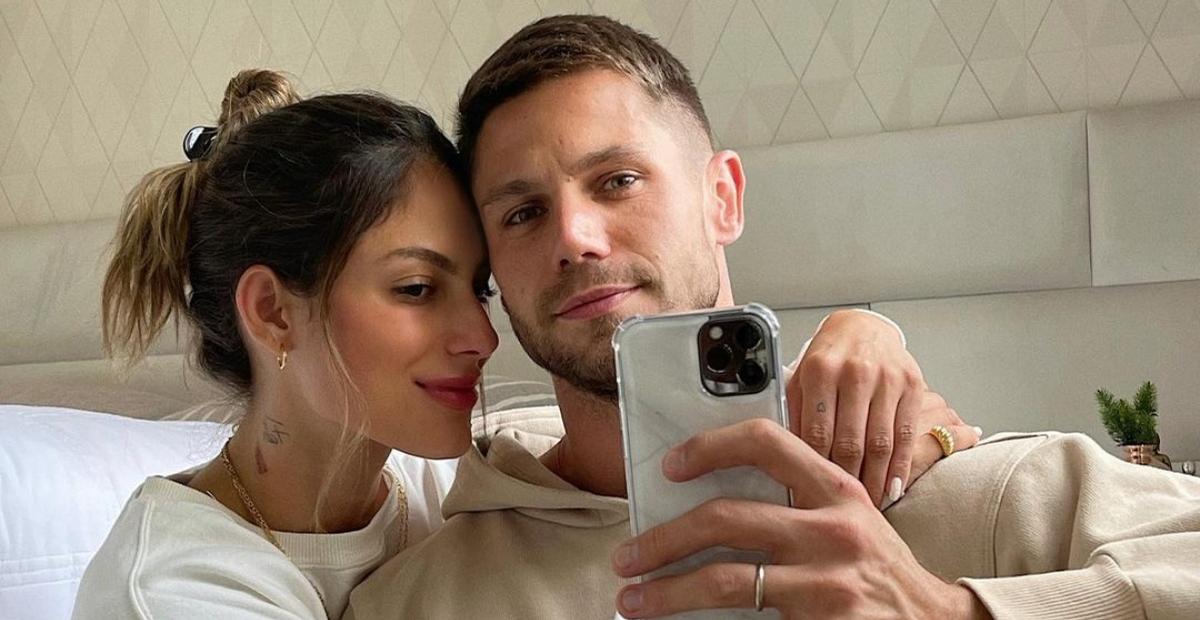 Ex-BBB Jonas Sulzbach pede Mari Gonzalez em casamento