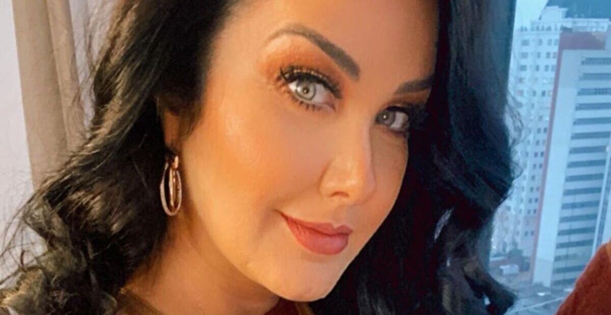 Na virada do ano, Helen Ganzarolli faz rara aparição com o namorado em festa de luxo na Bahia