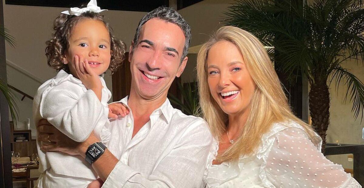 Ticiane Pinheiro encanta ao mostrar fotos de seu Ano Novo com César Tralli
