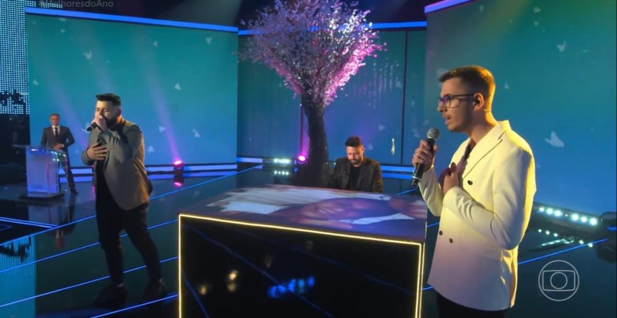 Marília Mendonça é homenageada pelo irmão no ‘Melhores do Ano’ do ‘Domingão com Huck’