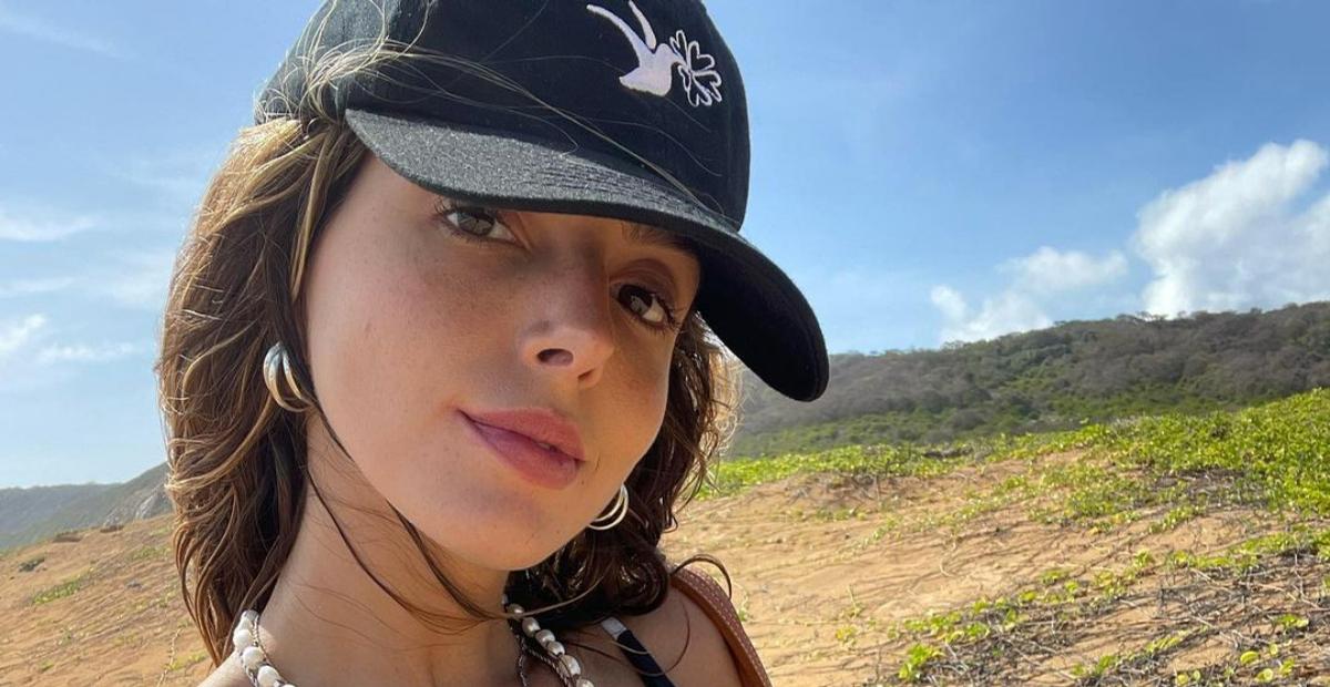 Giovanna Lancellotti abre álbum de fotos de viagem por Fernando de Noronha