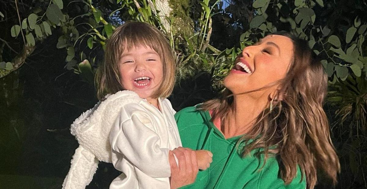 Sabrina Sato divide cliques de Zoe suja de sorvete e encanta: ”Fofura”