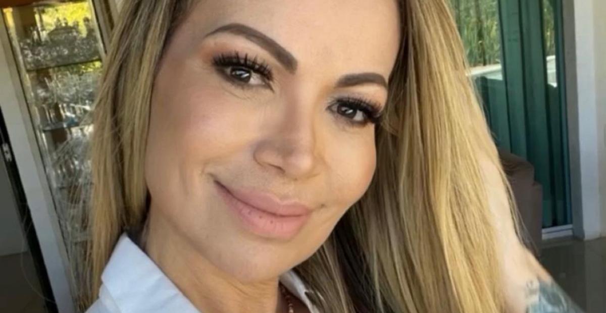 Solange Almeida exibe registros românticos com o namorado em Trancoso e encanta web