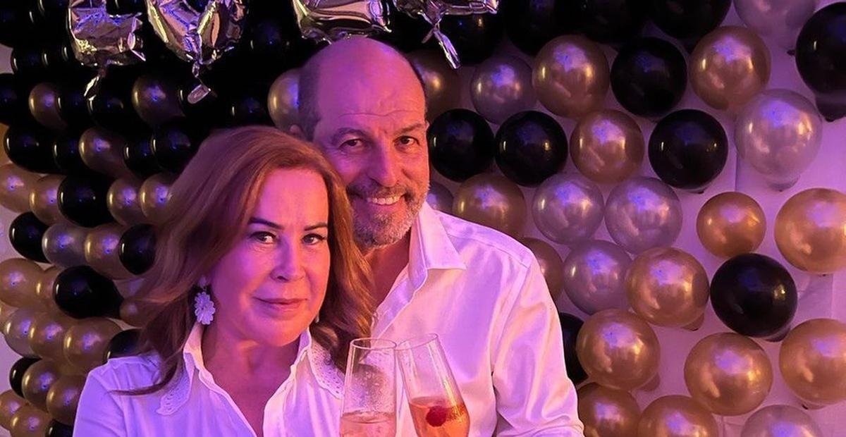 Zilu Godoi começa novo ano acompanhada do namorado: ”Transbordando amor”