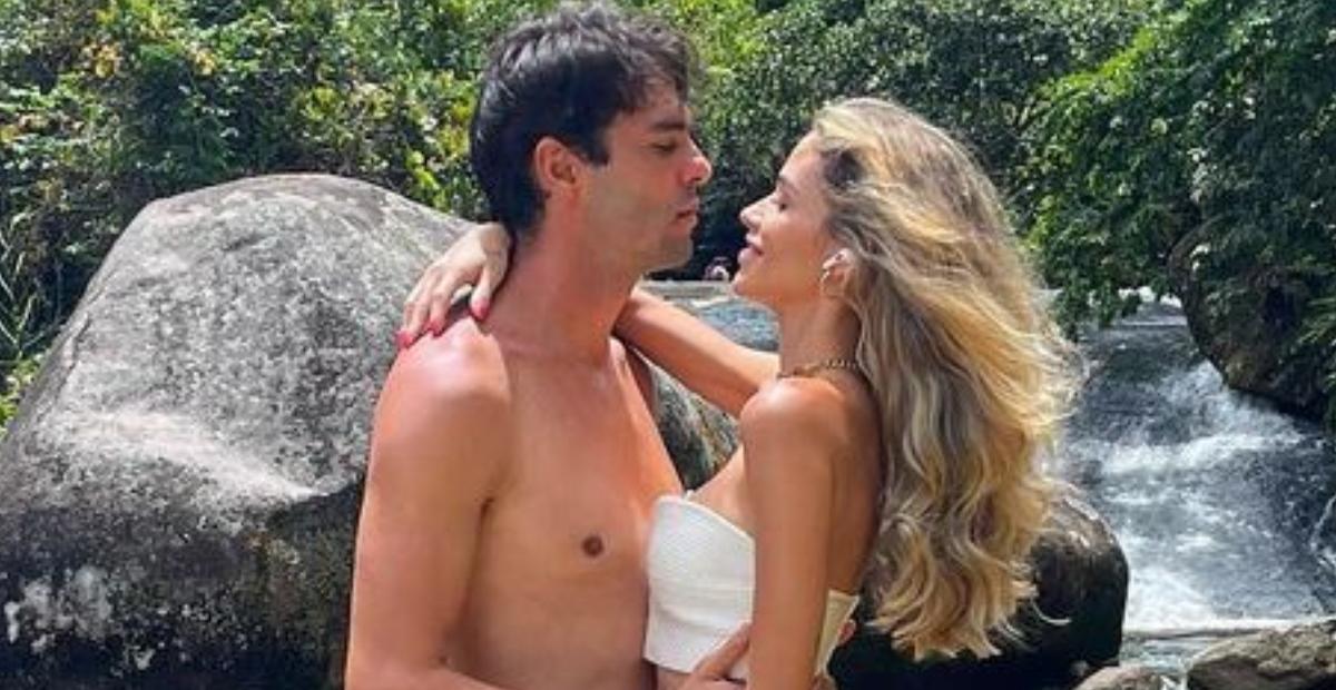 Carol Dias e Kaká posam juntinhos em clique e colecionam elogios: ”Impecáveis”