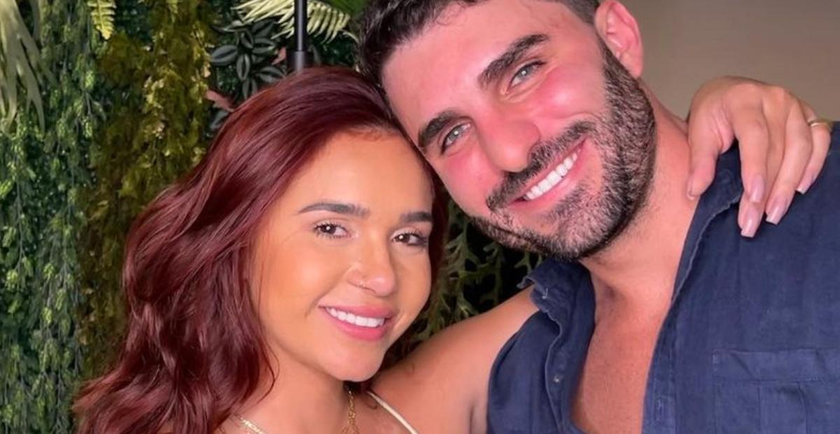 Ex-BBB Gizelly Bicalho exibe Réveillon romântico com o namorado em São Miguel do Gostoso