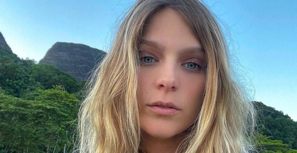 Isabella Santoni arranca elogios ao surgir deslumbrante em vestido branco coladinho: ”Arrasou!”