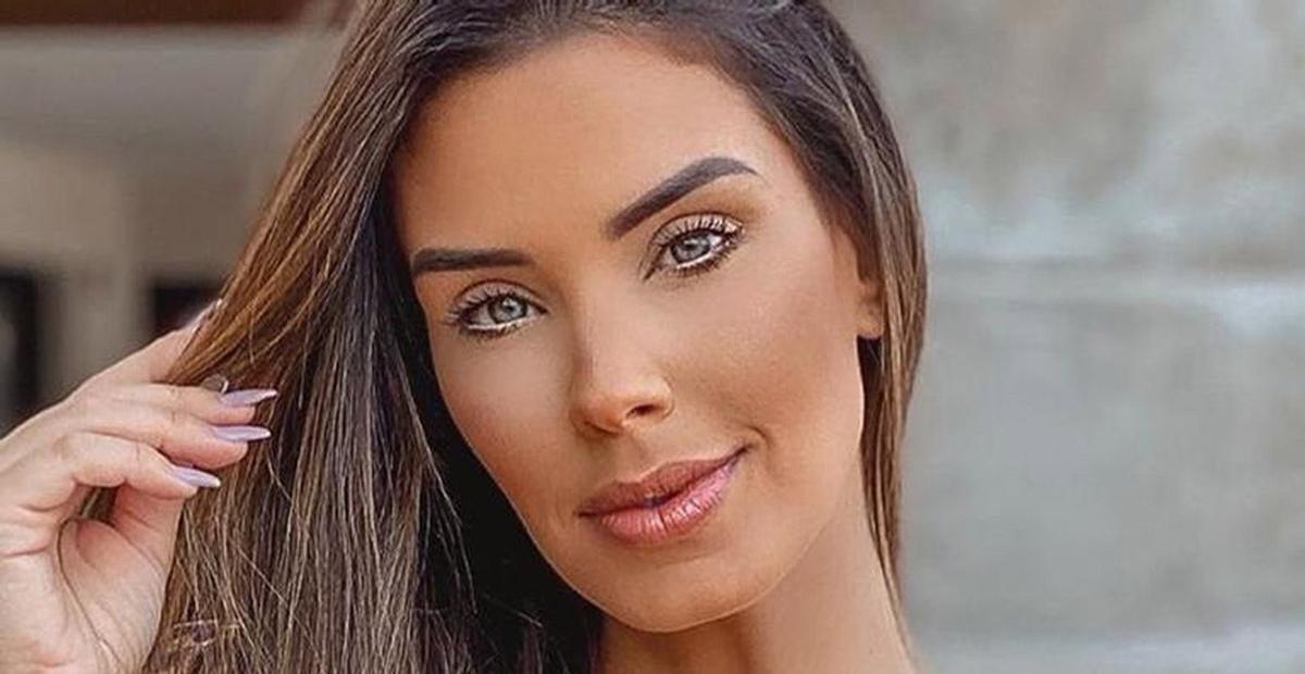 Ex-BBB Ivy Moraes arrasa de biquíni na Bahia e garante elogios: ”Musa”