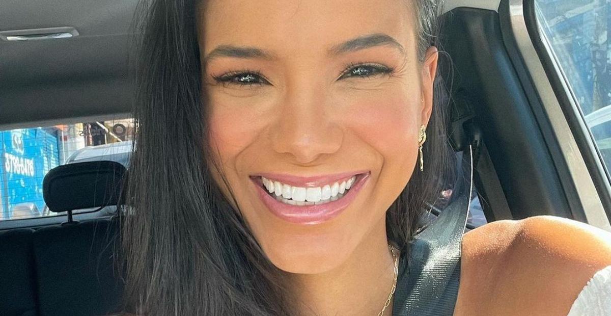 Jakelyne Oliveira revela reflexões sobre 2022 e emociona fãs: ”Talvez o amor seja a chave”