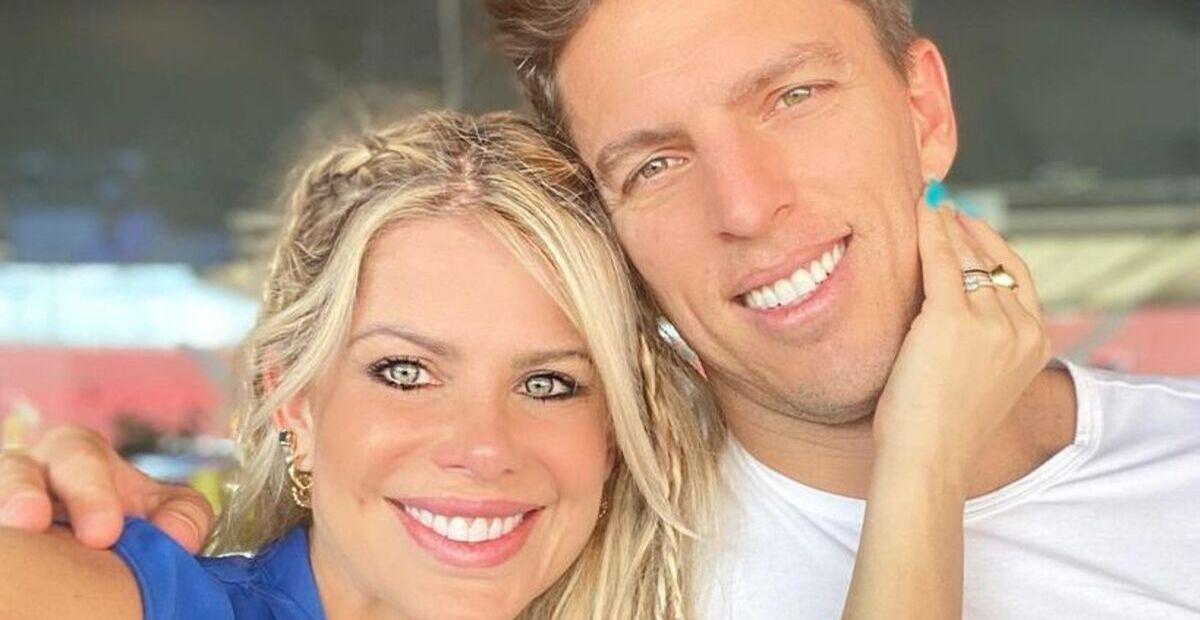 Karina Bacchi faz declaração apaixonada ao marido Amaury Nunes: ”O amor cresce e floresce”