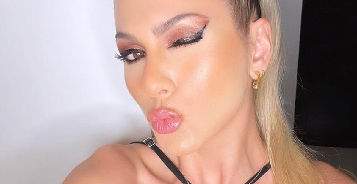 Lívia Andrade ganha 7 mil dólares em cassino e celebra na web: ”Será que 2022 começou bem?”