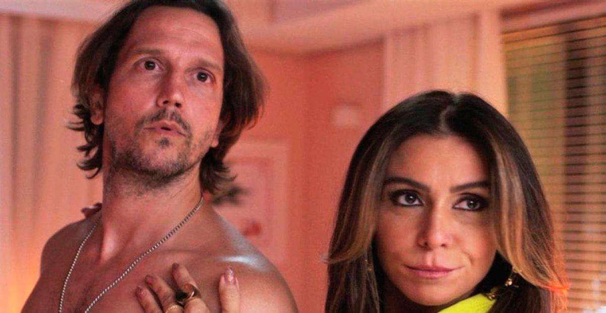 Paula pede Neném em casamento no meio do trânsito em ‘Quanto Mais Vida, Melhor’