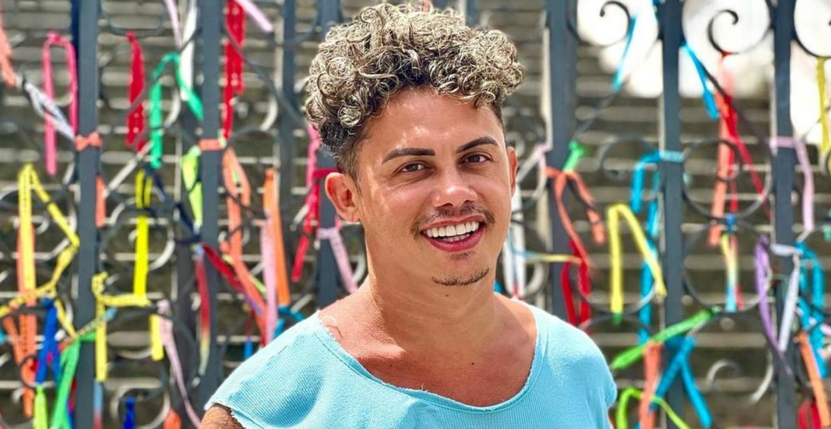 Silvero Pereira posta clique antigo nos bastidores de ‘Bacurau’