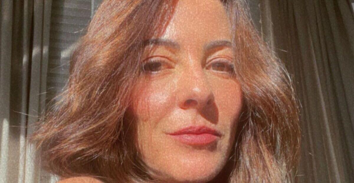 Ana Paula Padrão surpreende ao posar de biquíni rosa pink: ”Maravilhosa”