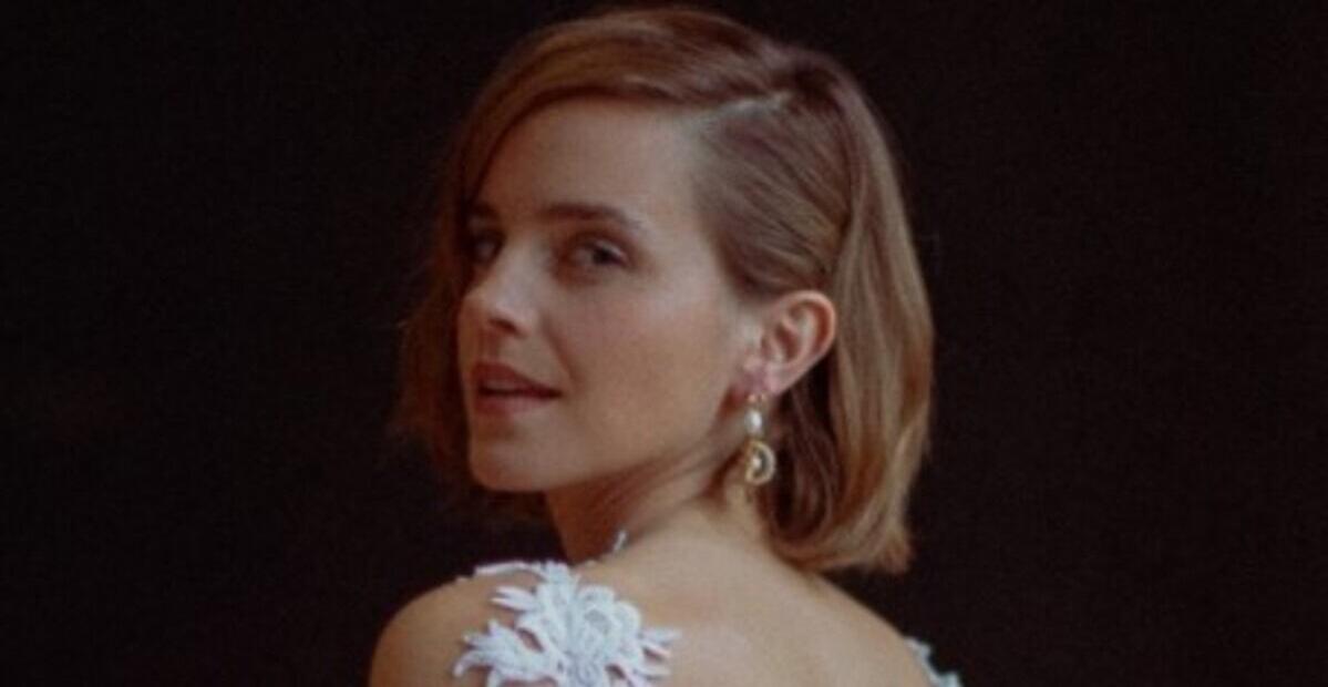 Após confusão em filme, Emma Watson brinca com Emma Roberts em post: ”Eu não era tão fofa”