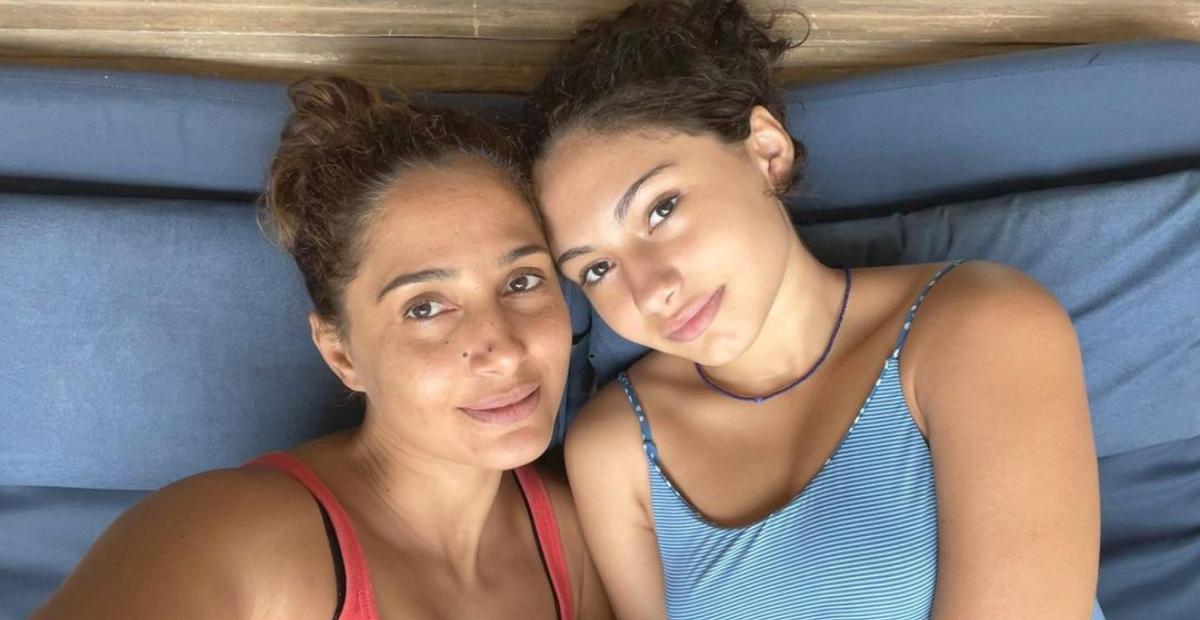 Camila Pitanga surge coladinha a filha durante passeio na praia: ”Vento no rosto, gosto de sal…”