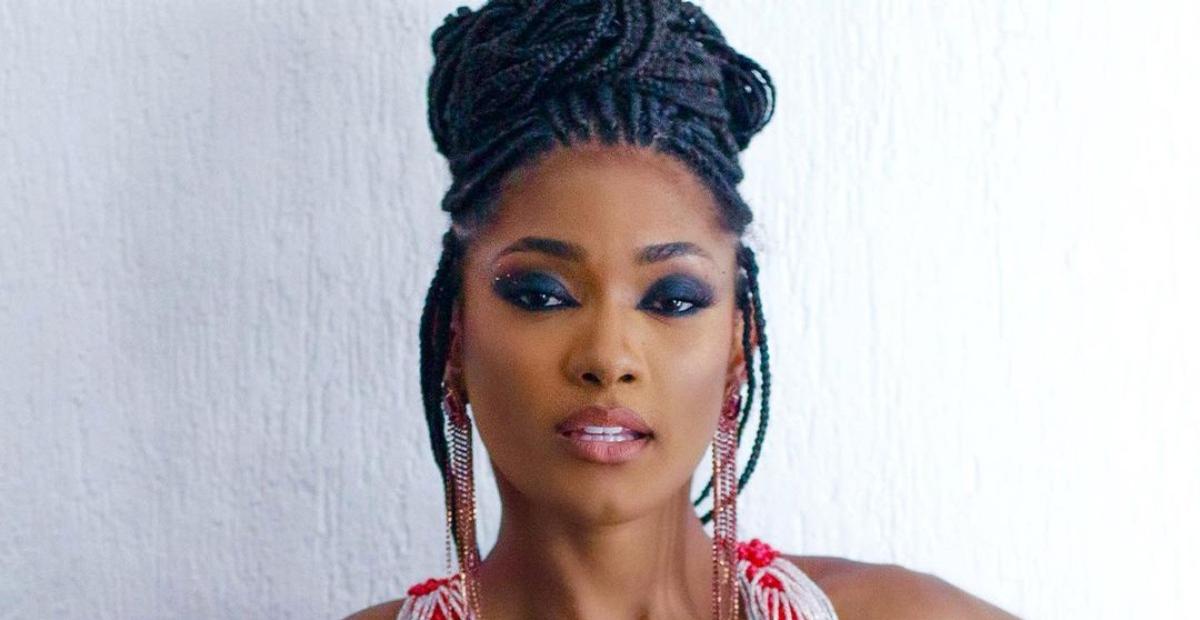 Rainha de bateria, Erika Januza aposta em look decotado para primeiro ensaio de Carnaval do ano