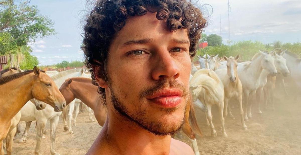 José Loreto surge caracterizado como peão e adianta visual de ‘Pantanal’