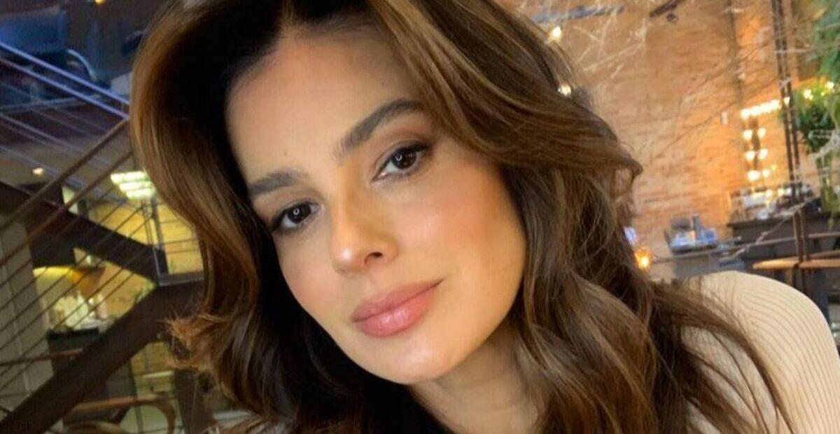 Vera Viel surge ao lado da primogênita em clique e chama a atenção: ”Parecem irmãs”
