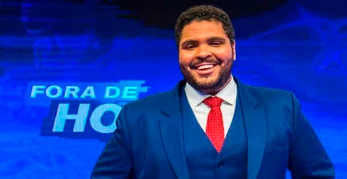 Humorista Paulo Vieira é confirmado no time do BBB 22