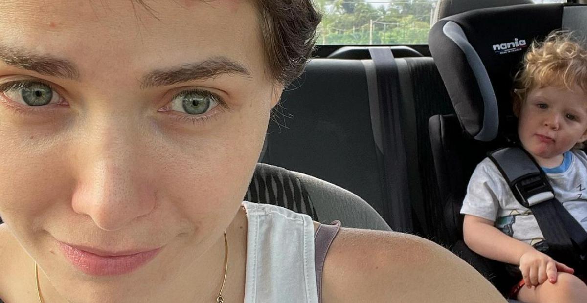 Leticia Colin curte passeio de carro com o filho, Uri e se derrete: ”Com meu tudão”