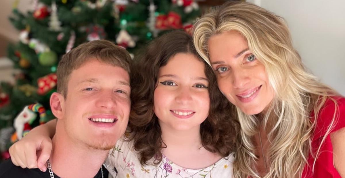 Na Disney, Leticia Spiller posta foto com os filhos: ”Tanto amor”