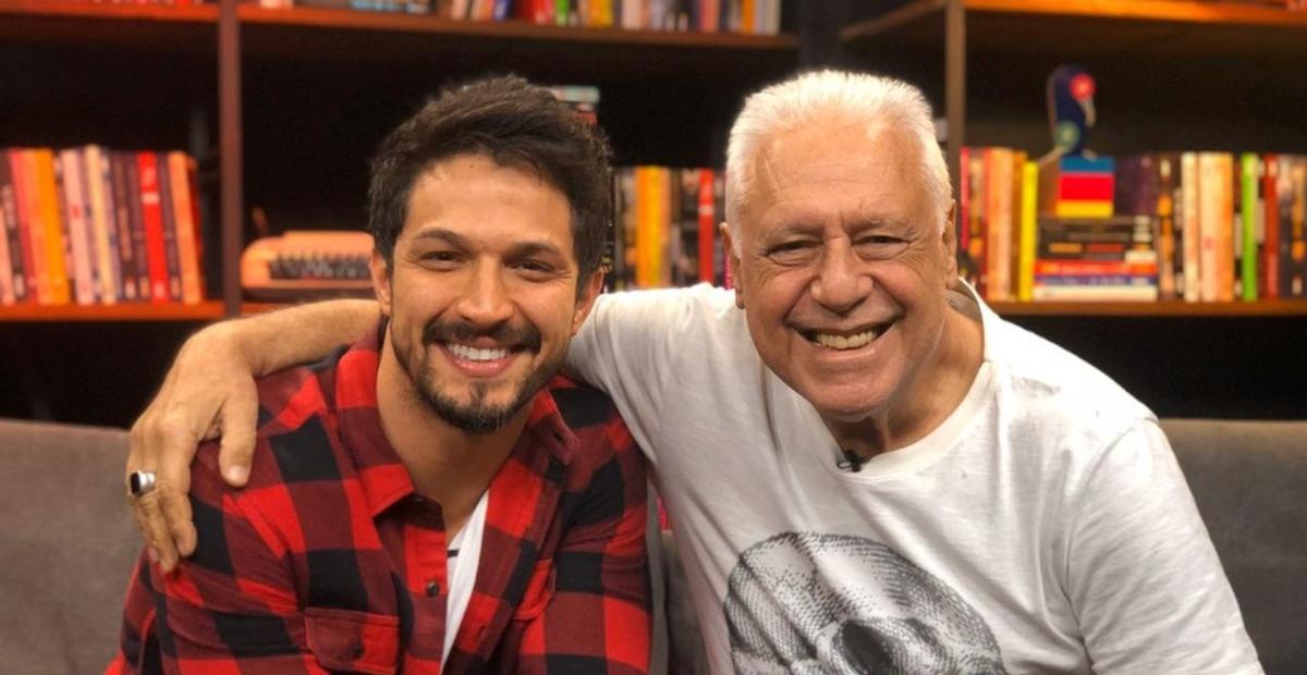 Romulo Estrela comenta sobre facilidade de Antônio Fagundes em decorar texto e ganha elogio do ator