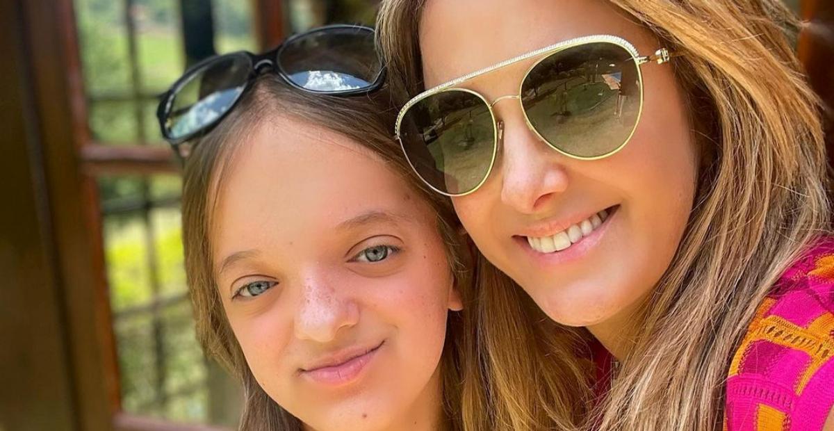 Ticiane Pinheiro declara saudades da filha, Rafaella, que está viajando: ”Volta logo meu amor”